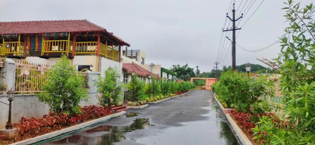 Siriki Resorts Srungavarapukota Exterior foto