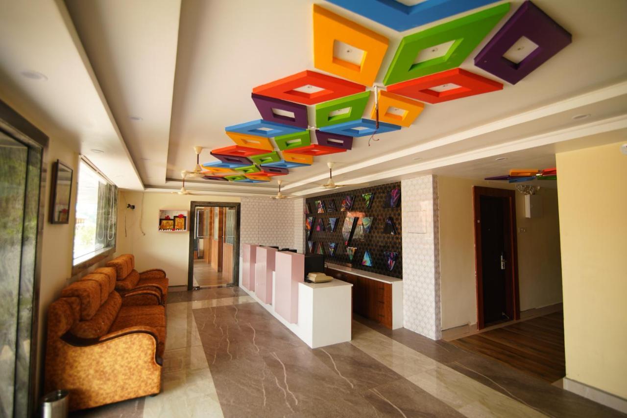 Siriki Resorts Srungavarapukota Exterior foto