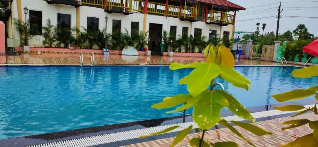 Siriki Resorts Srungavarapukota Exterior foto